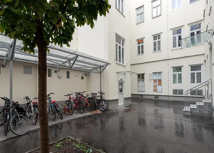 Ruheoase Im Dachgeschoss Mit Klimaanlage, Nur 10 Minuten Ins Zentrum * Vienna