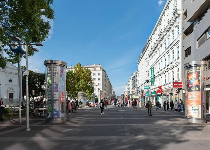 Ruheoase Im Dachgeschoss Mit Klimaanlage, Nur 10 Minuten Ins Zentrum