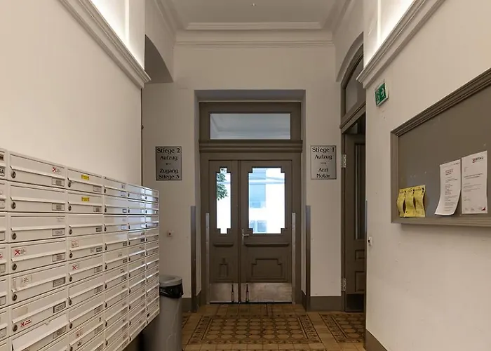 Apartment Ruheoase Im Dachgeschoss Mit Klimaanlage, Nur 10 Minuten Ins Zentrum
