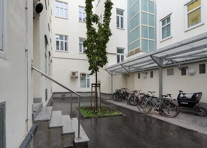 Apartment Ruheoase Im Dachgeschoss Mit Klimaanlage, Nur 10 Minuten Ins Zentrum *