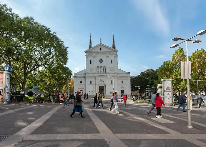Ruheoase Im Dachgeschoss Mit Klimaanlage, Nur 10 Minuten Ins Zentrum * Vienna