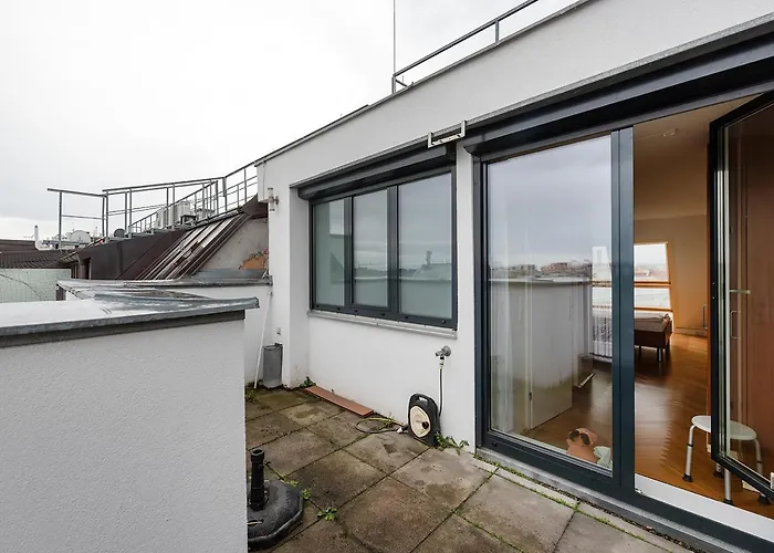 Ruheoase Im Dachgeschoss Mit Klimaanlage, Nur 10 Minuten Ins Zentrum Apartment Vienna