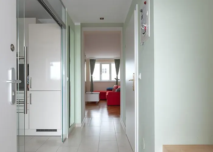 Ruheoase Im Dachgeschoss Mit Klimaanlage, Nur 10 Minuten Ins Zentrum * Vienna