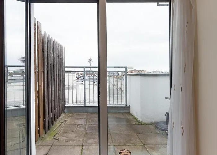 Ruheoase Im Dachgeschoss Mit Klimaanlage, Nur 10 Minuten Ins Zentrum Apartment *