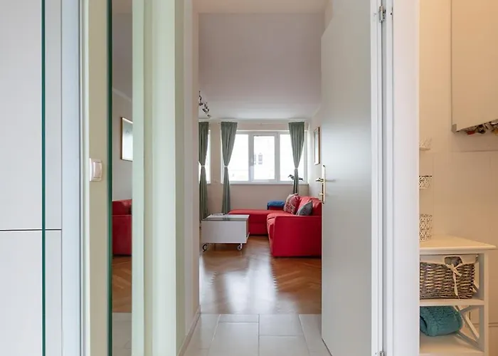 Apartment Ruheoase Im Dachgeschoss Mit Klimaanlage, Nur 10 Minuten Ins Zentrum *