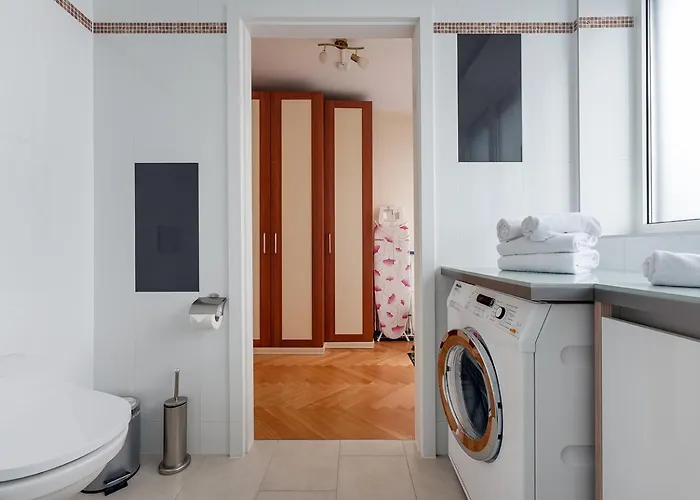 Apartment Ruheoase Im Dachgeschoss Mit Klimaanlage, Nur 10 Minuten Ins Zentrum Vienna