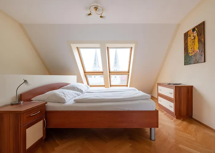 Ruheoase Im Dachgeschoss Mit Klimaanlage, Nur 10 Minuten Ins Zentrum * Vienna