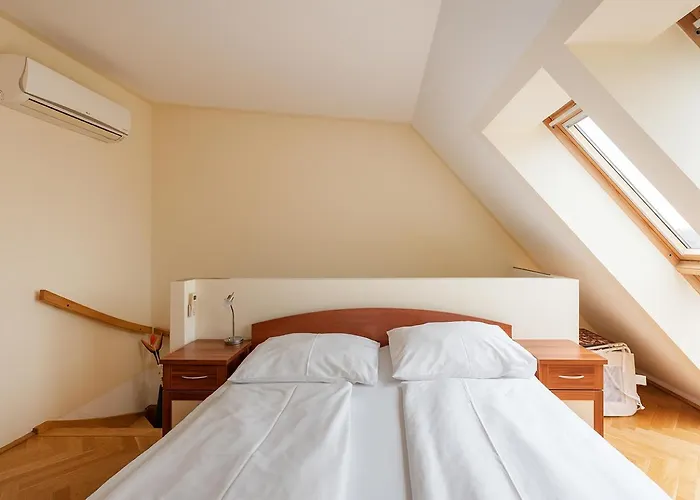 Apartment Ruheoase Im Dachgeschoss Mit Klimaanlage, Nur 10 Minuten Ins Zentrum *