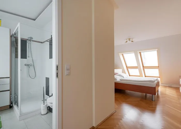 Ruheoase Im Dachgeschoss Mit Klimaanlage, Nur 10 Minuten Ins Zentrum * Vienna